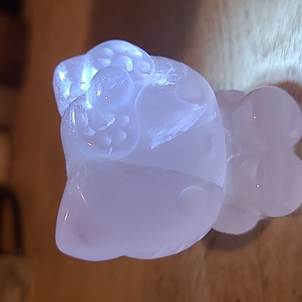 Beautiful Rose Quartz Hello Kitty - Picture 2 of 2